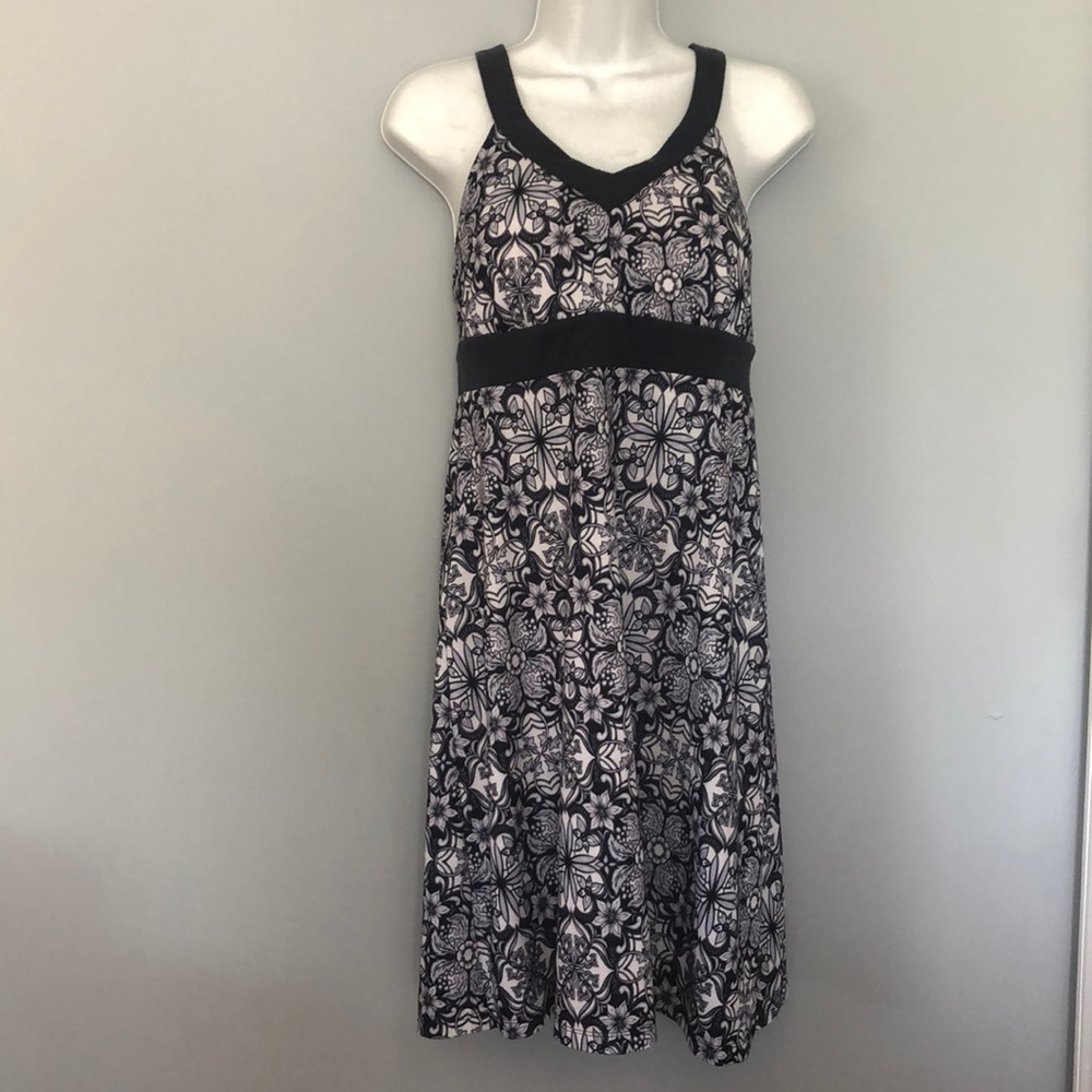 Sport dress - only wore once, very comfortable!